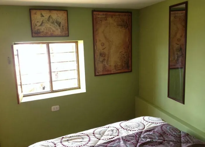 Tiki Lounge Bed and breakfast *