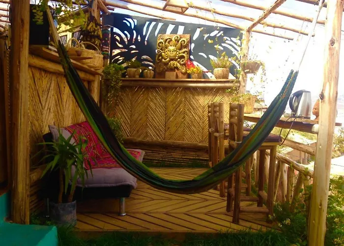 Bed and breakfast Tiki Lounge *